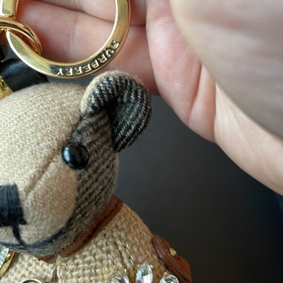 BURBERRY Bear 🐻 key chain bag charm with tag and box - Picture 6 of 10